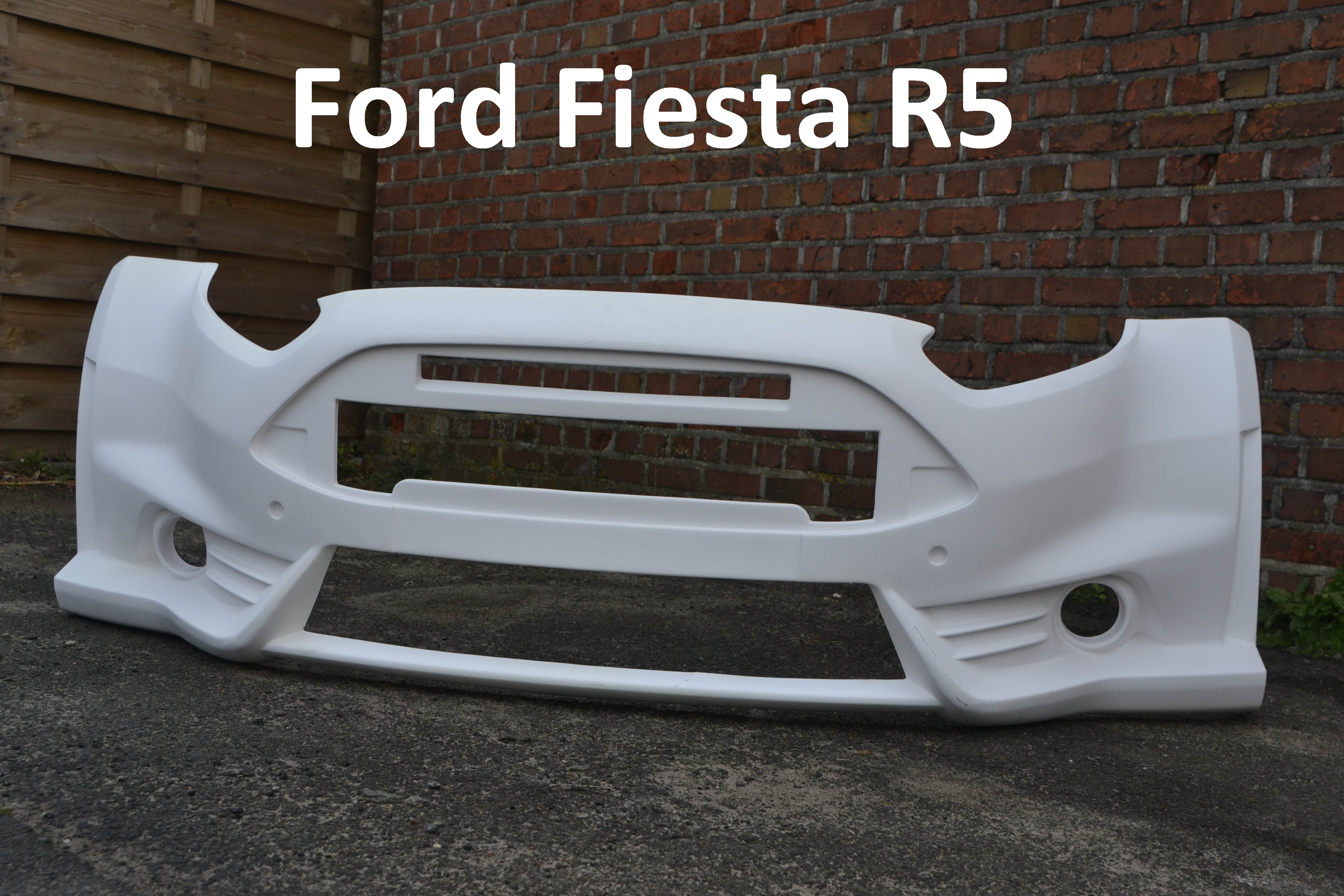 afbeelding van fiesta MK7 bodykit, MK7 R5 kit, R5 bodykit,R5 vleugels, R5 achterbumper, R5 bumper, R5 voorbumper, fiesta R5 bumper, fiesta R5 rallykit, fiesta widebody, ford wide body kit